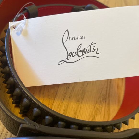 Christian Louboutin - Picture 12 of 13